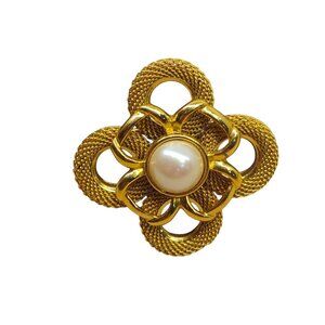 Monet Vintage 1990's Gold Tone Mesh Cabochon Pearl Clover Shape Pin Brooch